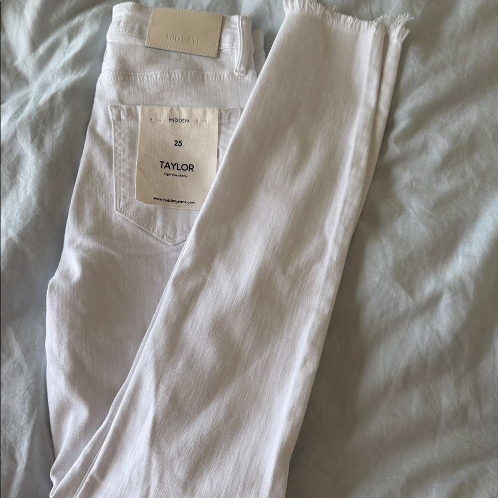 Elegant White Straight Leg Jeans